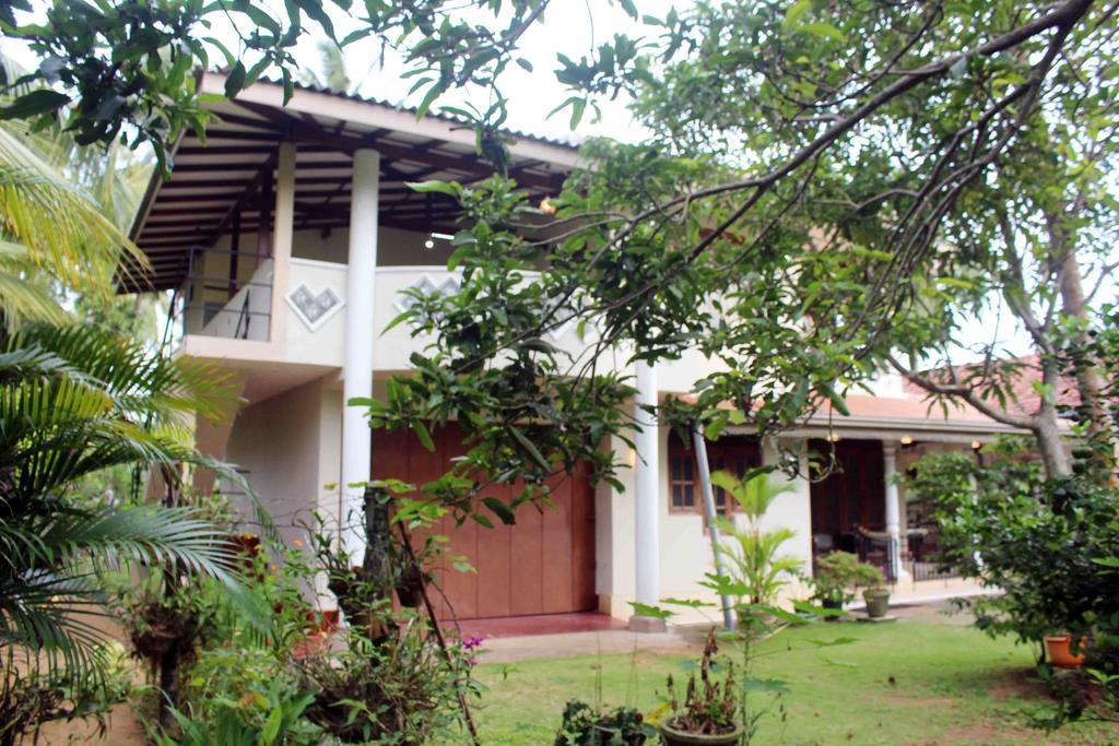 Anura Home Stay Kalutara Exterior foto